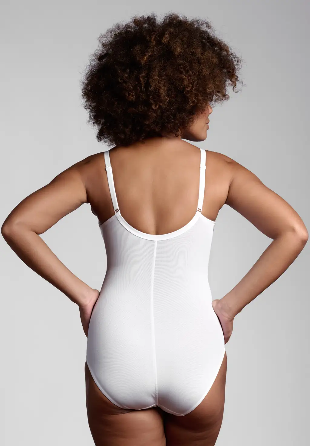 Луксозно боди с меки чашки Lepel 404 серия Light Form